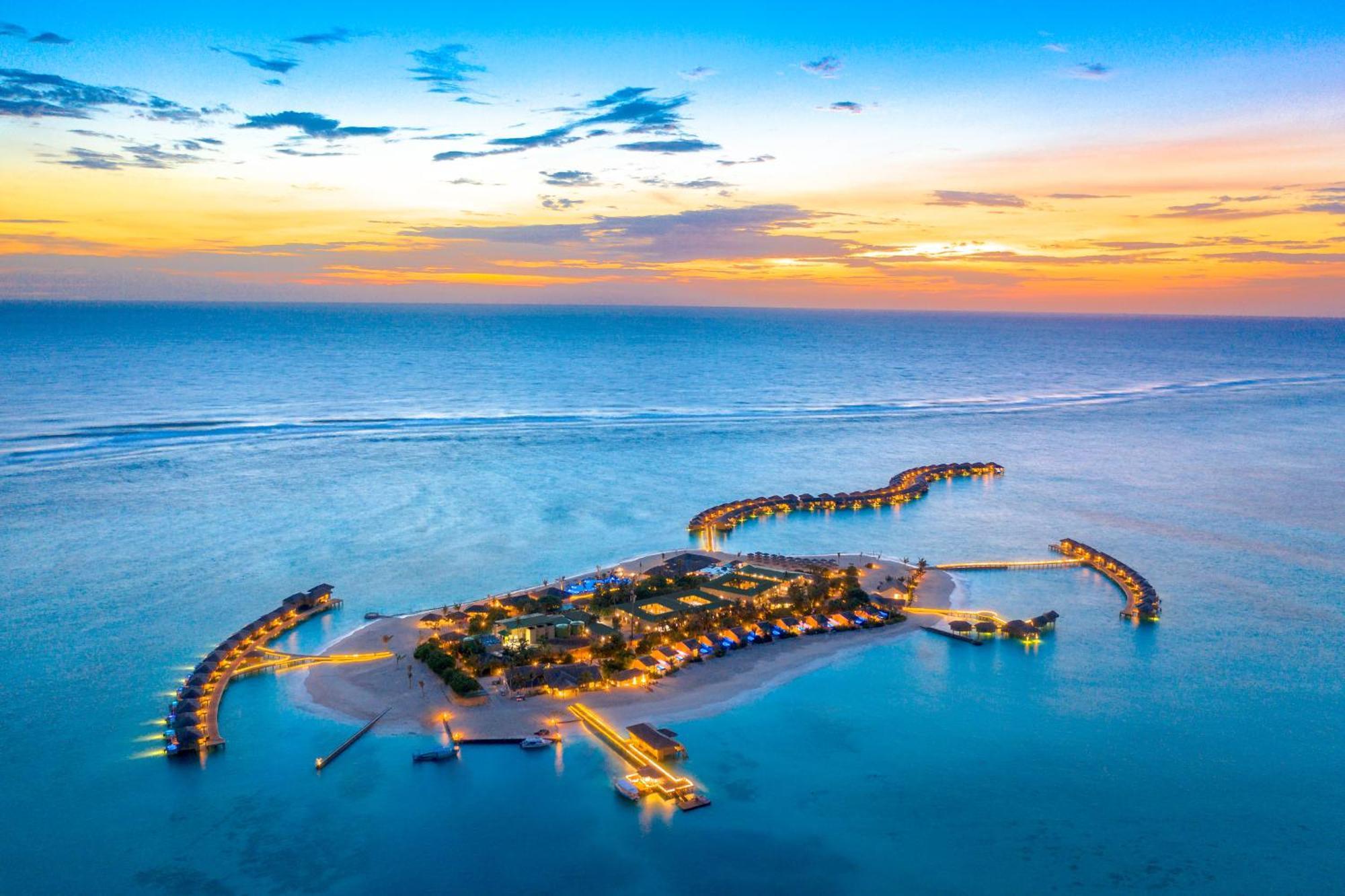 & Me Maldives - Adults Only - Premium Курортный комплекс